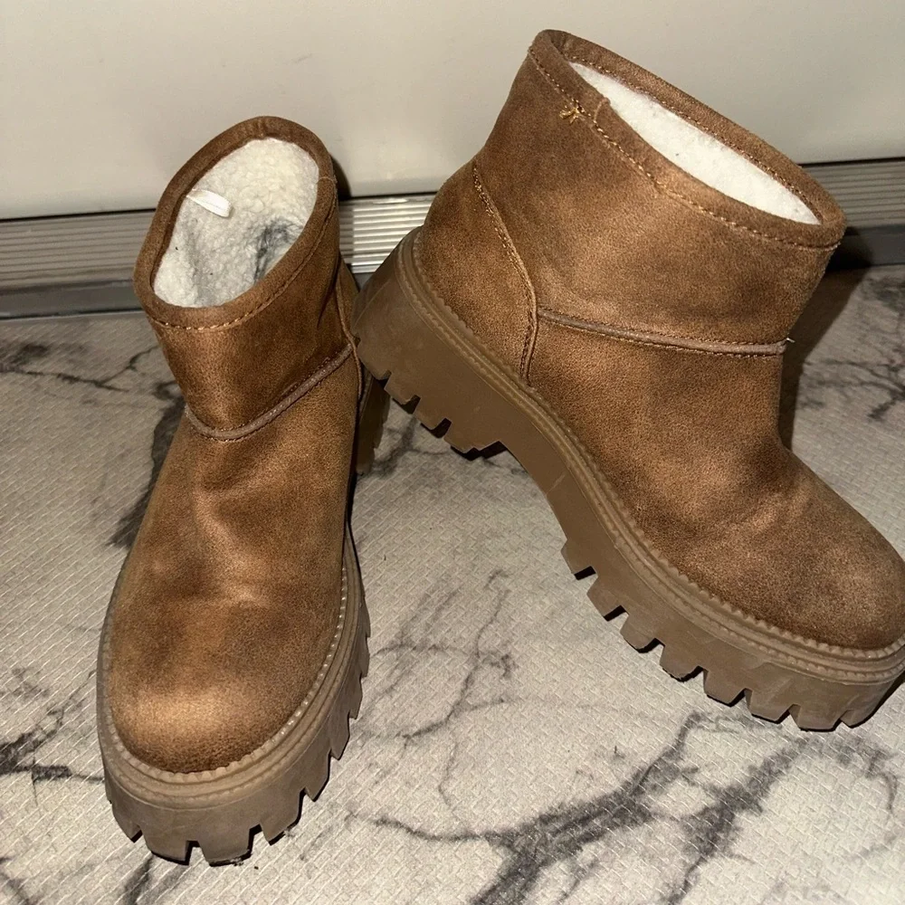 Dv dolce vita brown short ankle faux fur lined winter boots 6.5